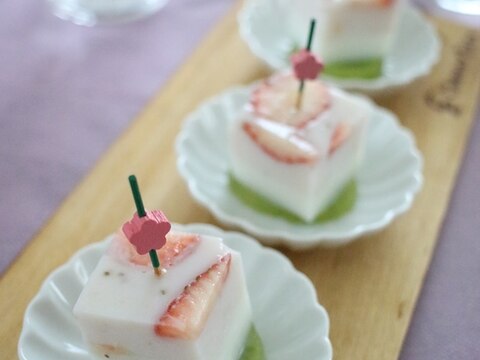 ひな祭りスイーツ 菱餅カラーの苺みるく寒天 レシピ 作り方 By Asami Obento 楽天レシピ